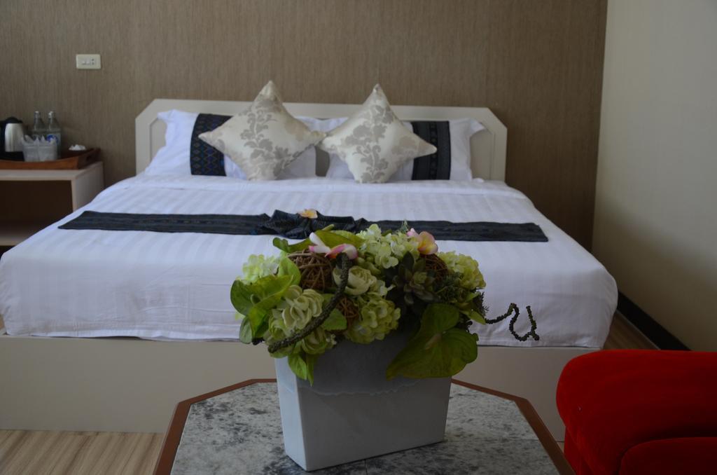 Hotel Centro Cnx Chiang Mai Zewnętrze zdjęcie