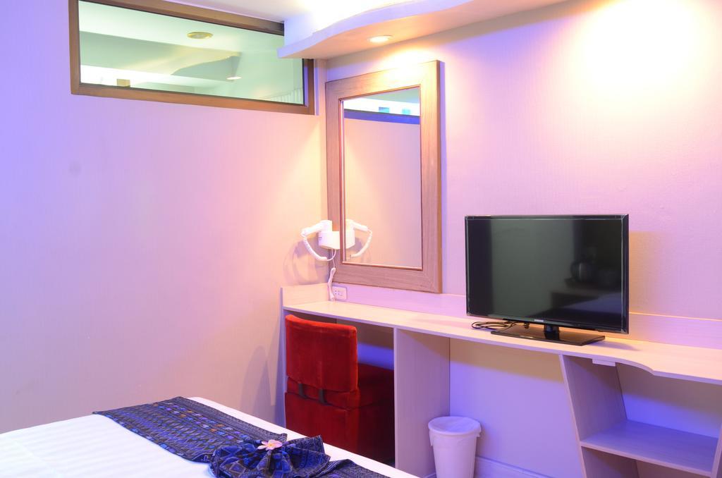 Hotel Centro Cnx Chiang Mai Zewnętrze zdjęcie