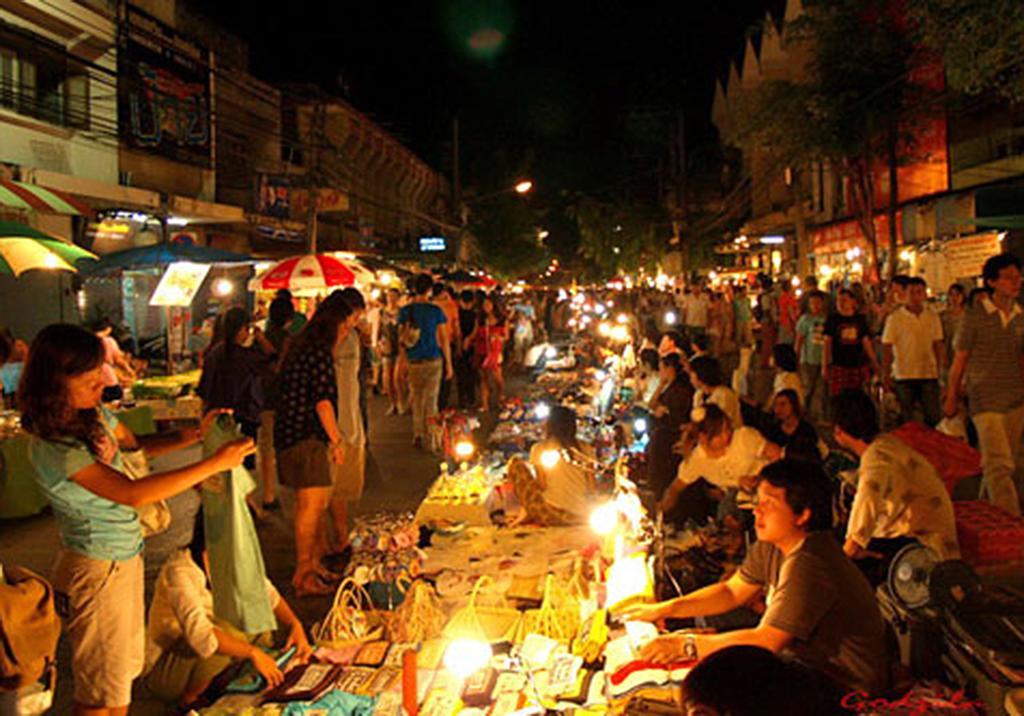 Hotel Centro Cnx Chiang Mai Zewnętrze zdjęcie
