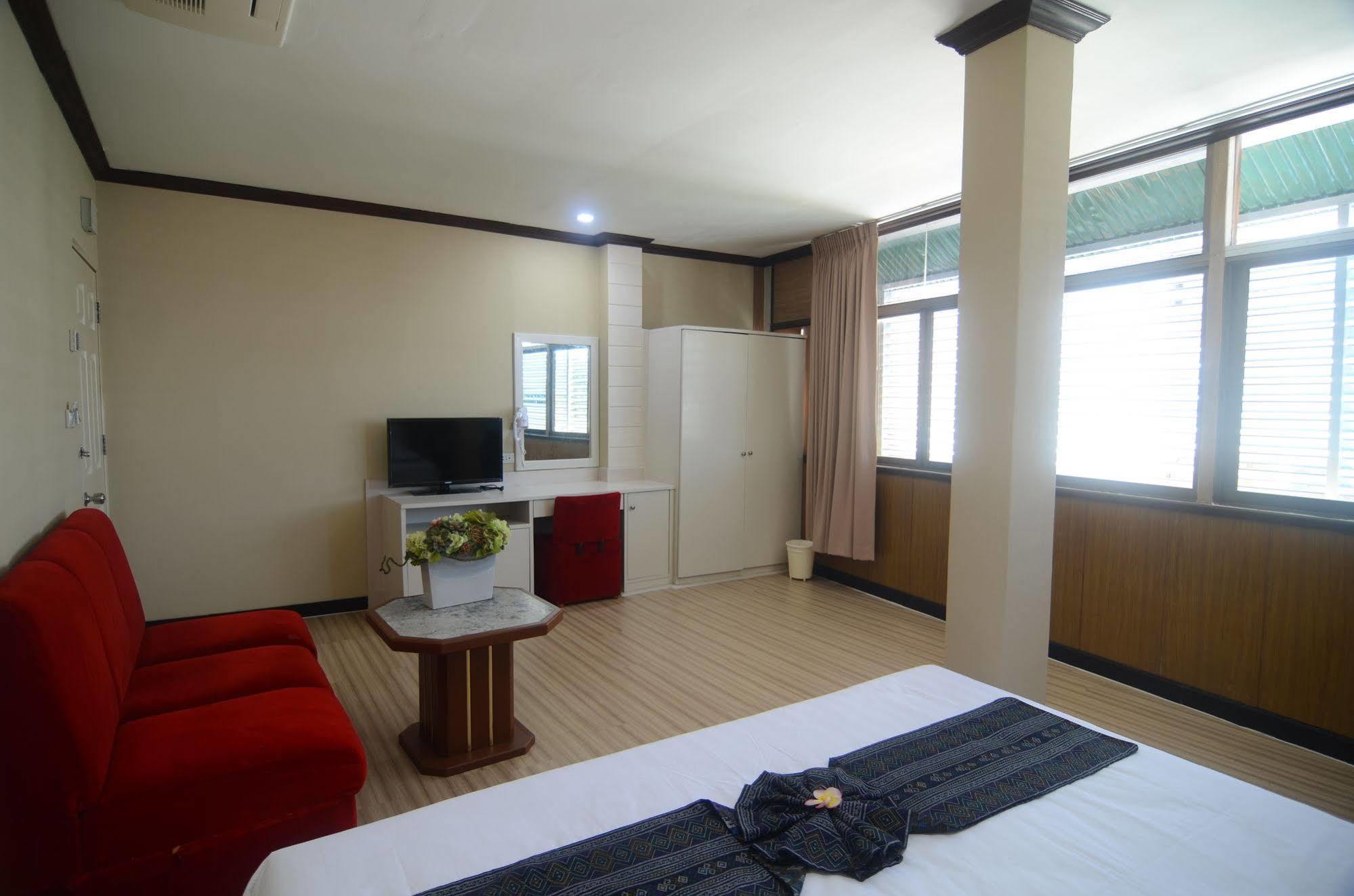Hotel Centro Cnx Chiang Mai Zewnętrze zdjęcie