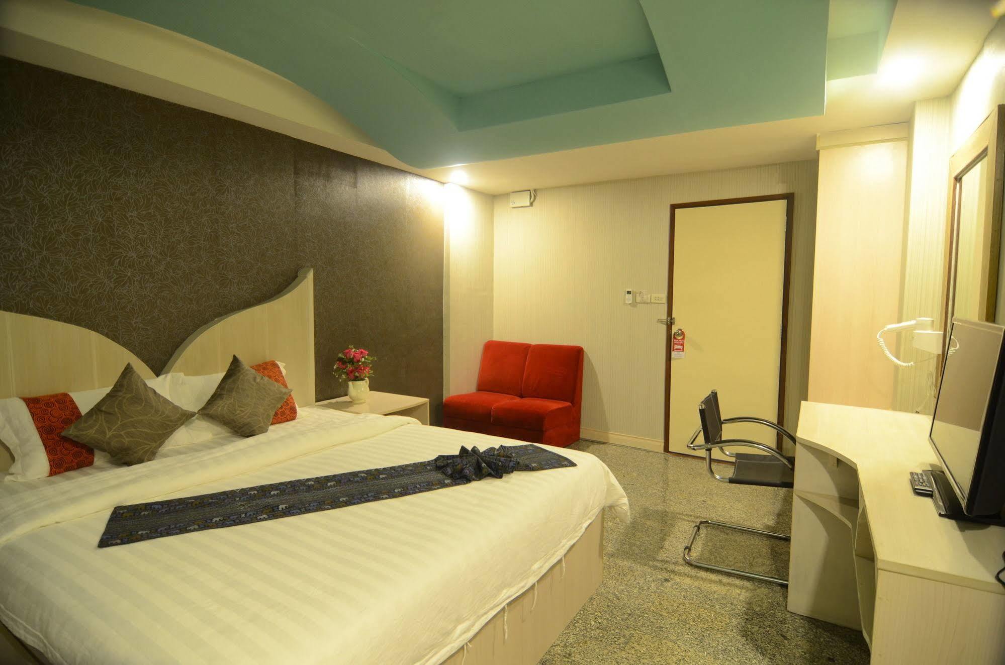 Hotel Centro Cnx Chiang Mai Zewnętrze zdjęcie