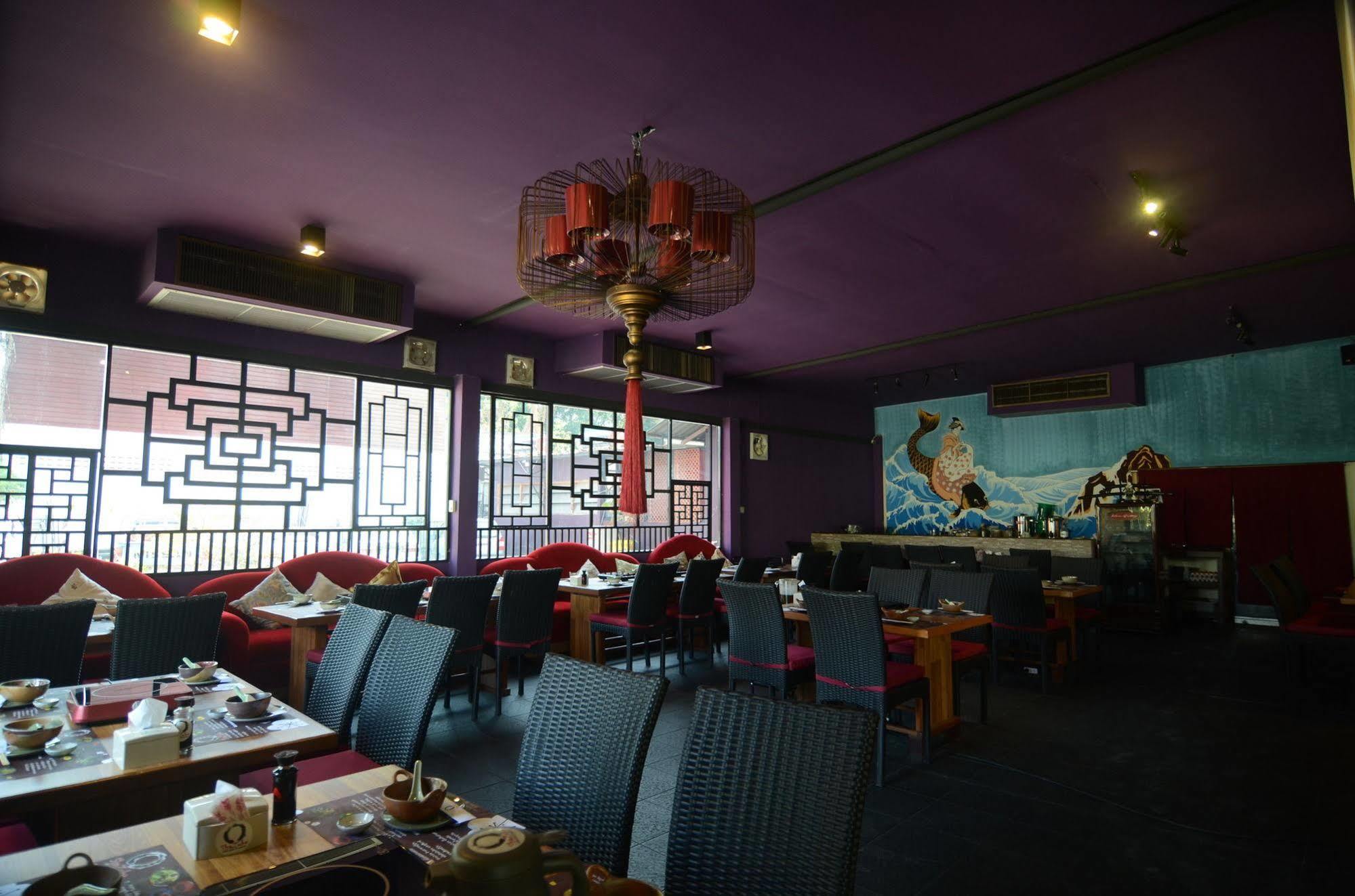 Hotel Centro Cnx Chiang Mai Zewnętrze zdjęcie