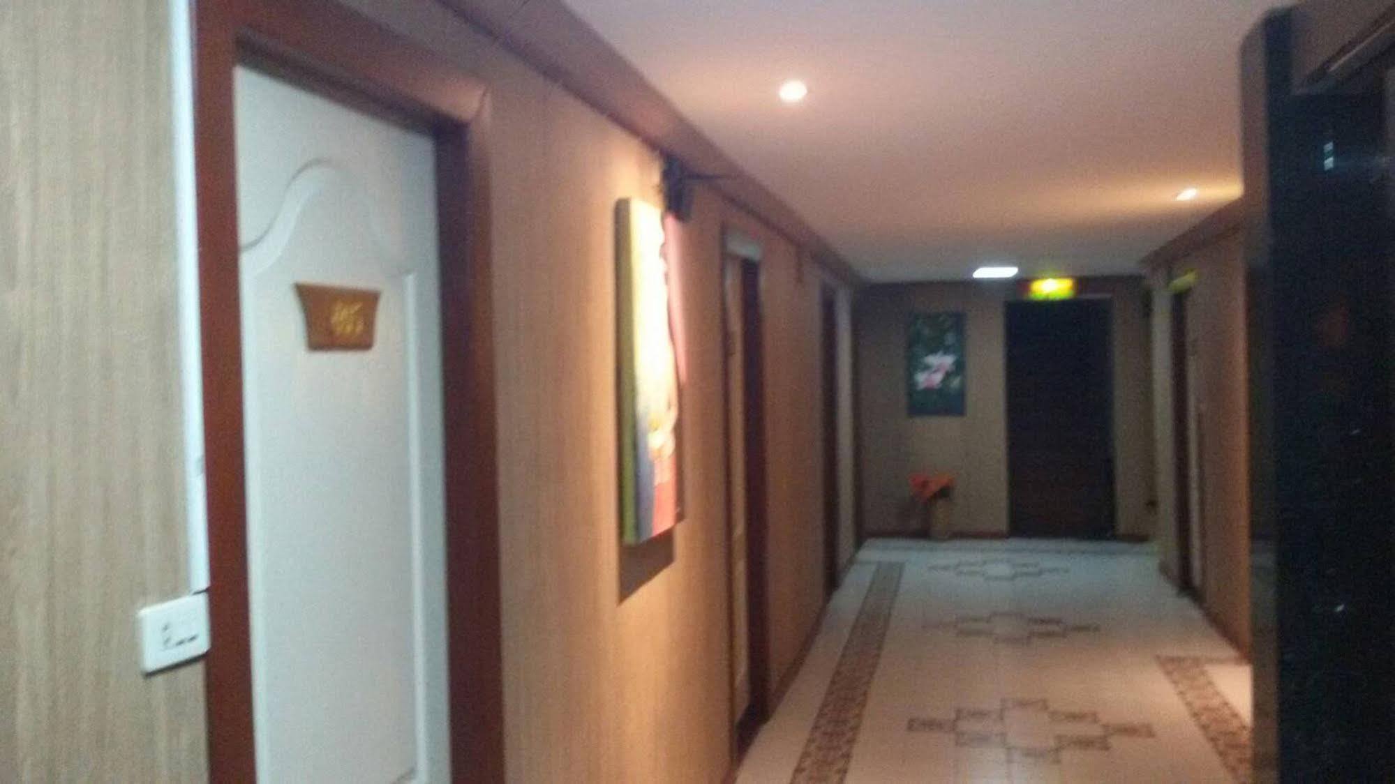 Hotel Centro Cnx Chiang Mai Zewnętrze zdjęcie