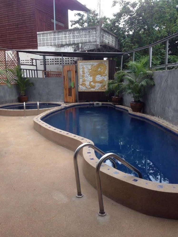 Hotel Centro Cnx Chiang Mai Zewnętrze zdjęcie