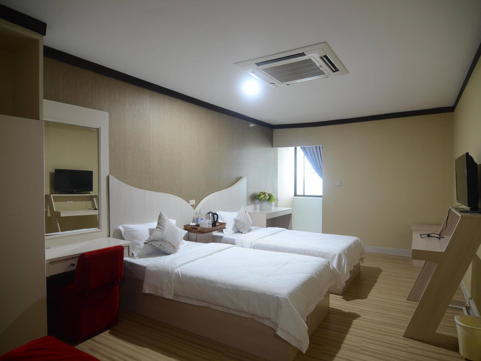Hotel Centro Cnx Chiang Mai Zewnętrze zdjęcie