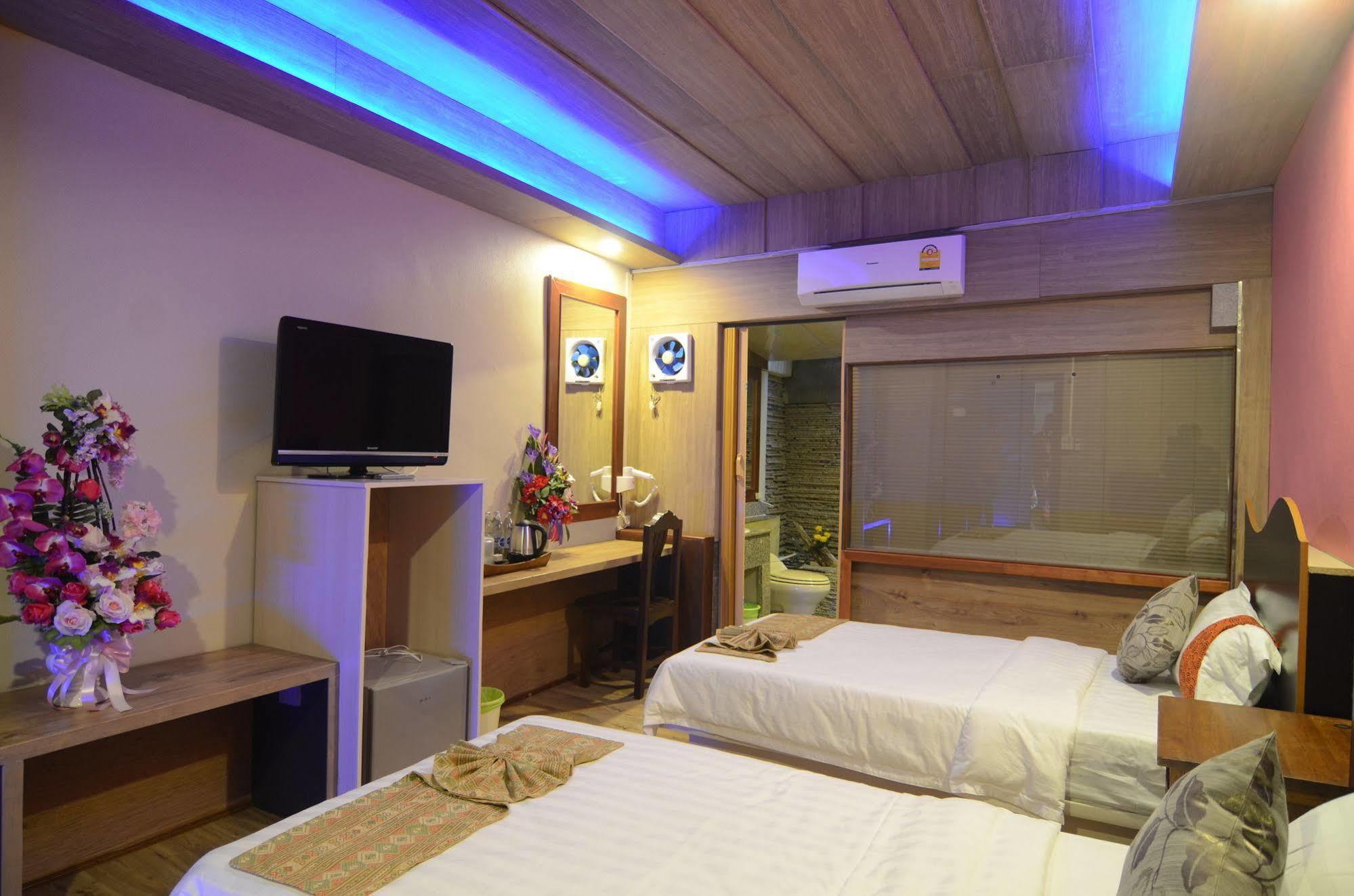 Hotel Centro Cnx Chiang Mai Zewnętrze zdjęcie